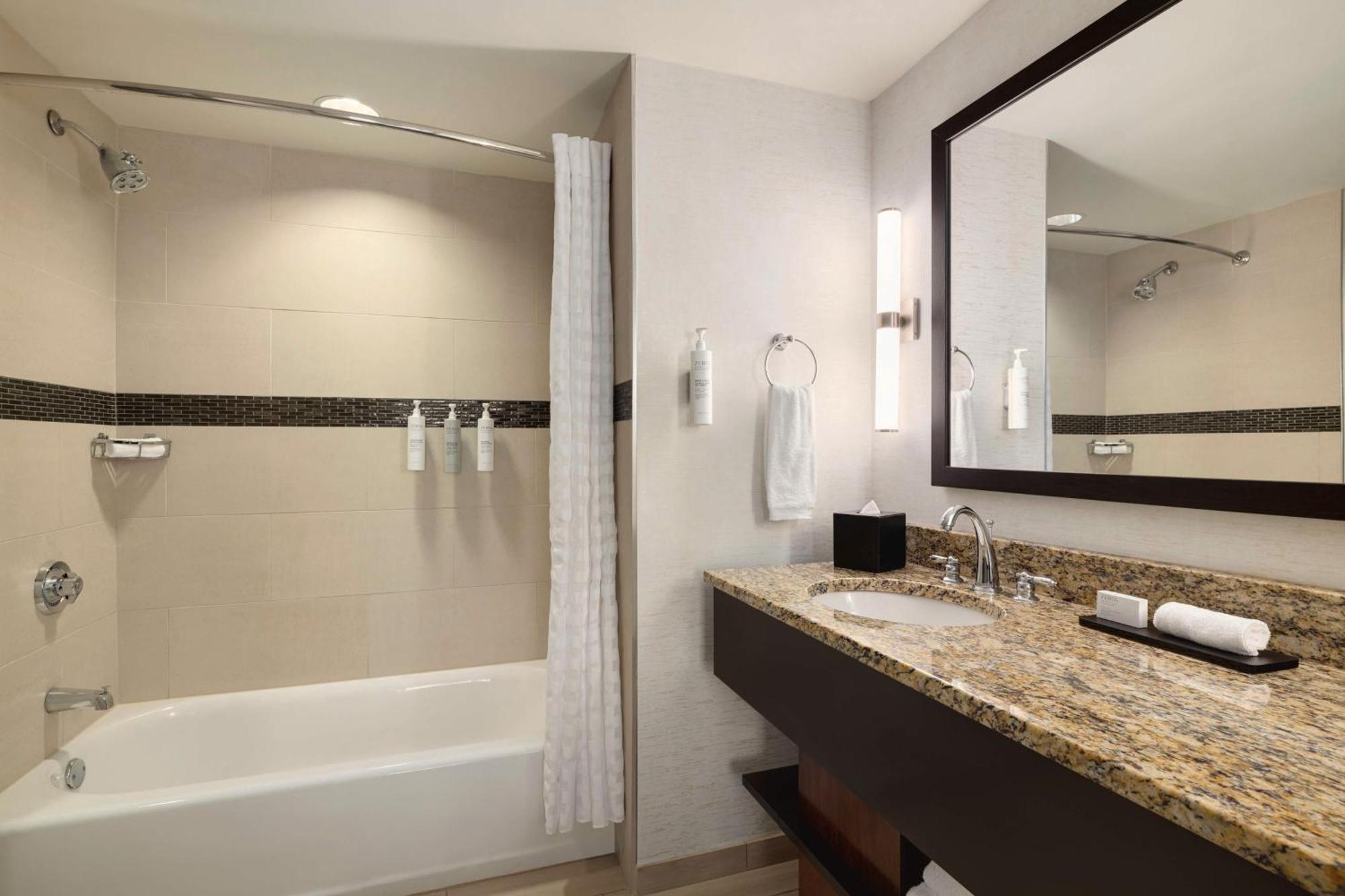 Embassy Suites Chattanooga Hamilton Place Екстериор снимка