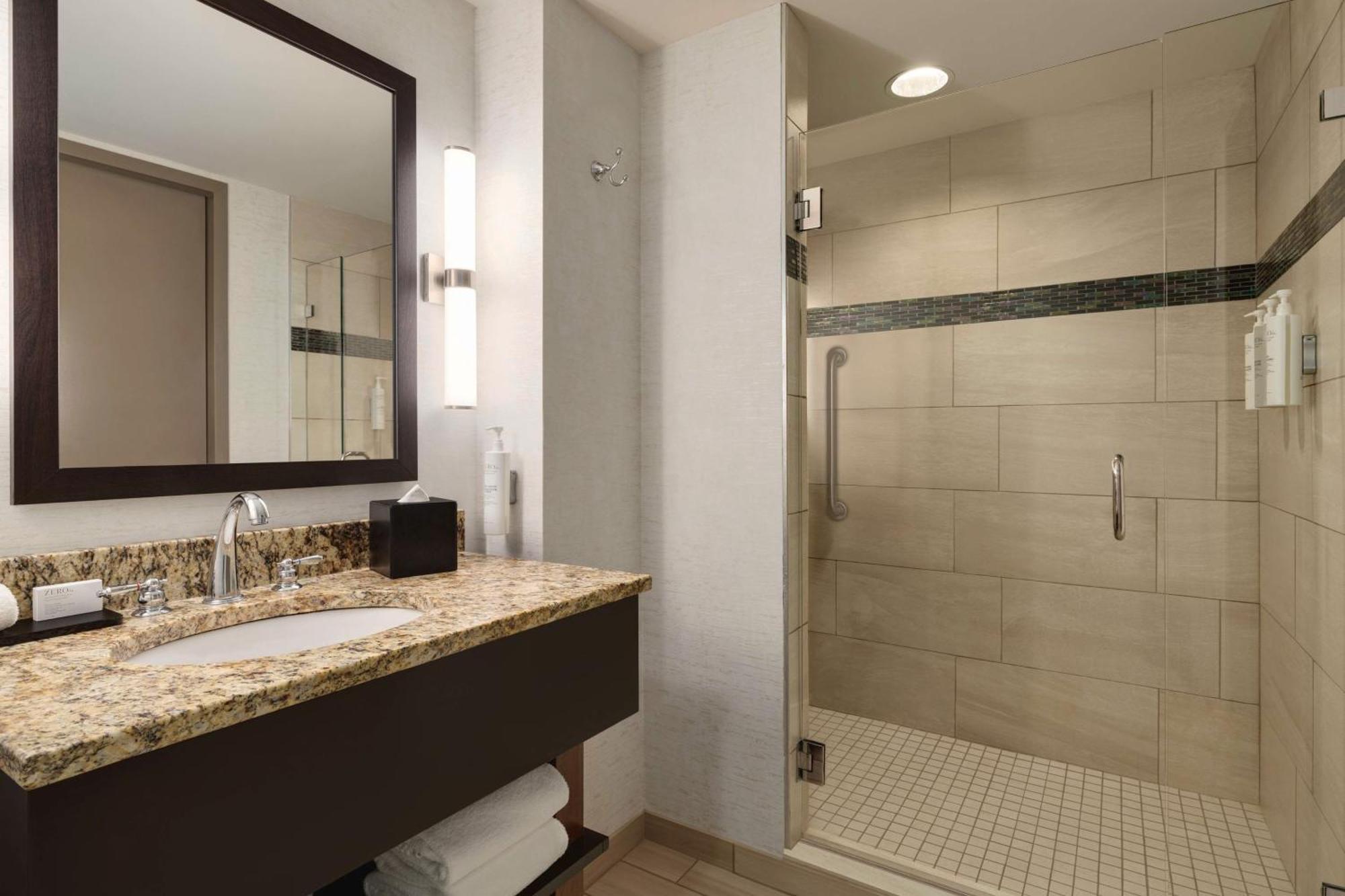 Embassy Suites Chattanooga Hamilton Place Екстериор снимка